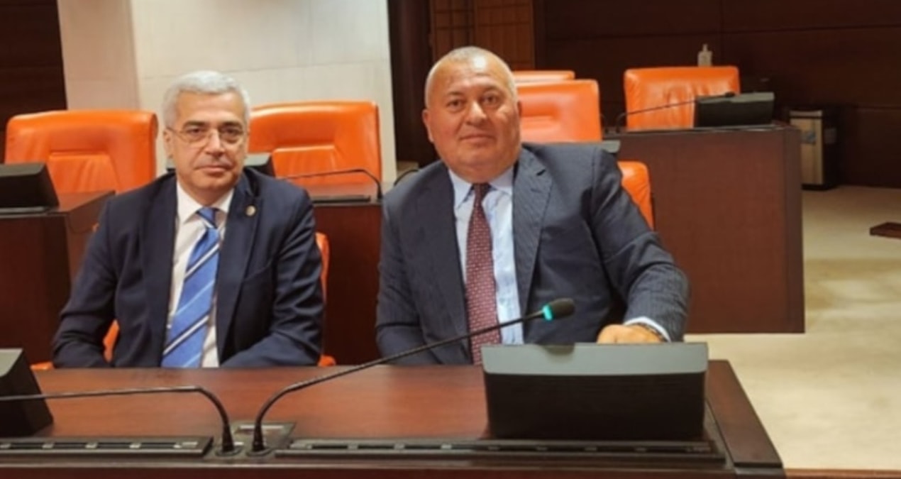Demokrat Partiden Cifte Istifa Cemal Enginyurt ve Salih Uzun Gorevlerinden