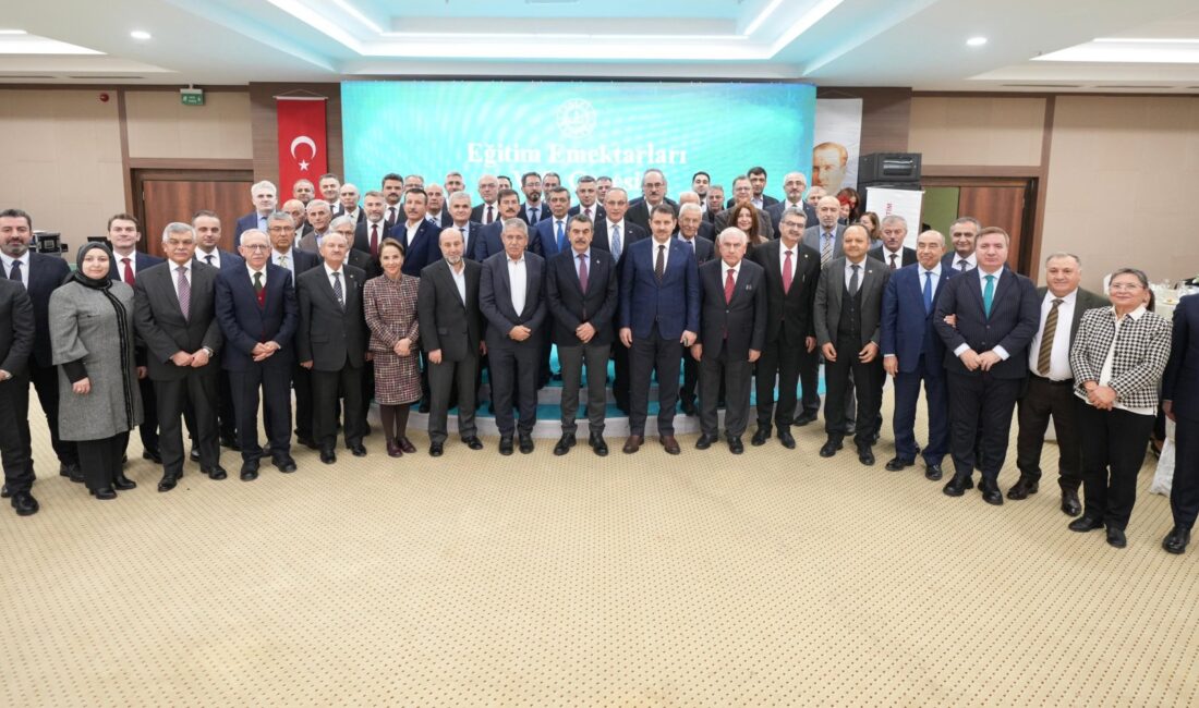 Eğitim Emektarları Vefa Gecesi düzenlendiHaberin BaşlıklarıEğitim Emektarları Vefa Gecesi düzenlendi24