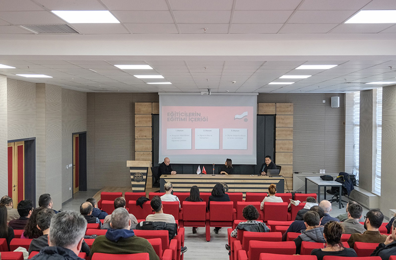 Hitit Üniversitesi, Eğitmelerin Profesyonel Becerilerini Geliştirmeye Yönelik Program Düzenliyor Üniversite