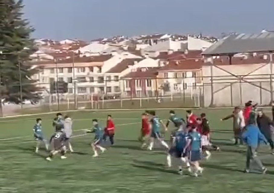 Eskişehir Futbol Sahasında Meydana Gelen OlaylarHaberin BaşlıklarıEskişehir Futbol Sahasında Meydana