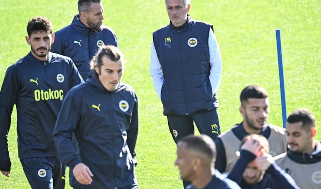 Fenerbahçe, AZ Alkmaar Maçı Kamp Kadrosunu Açıkladı Fenerbahçe, UEFA Avrupa