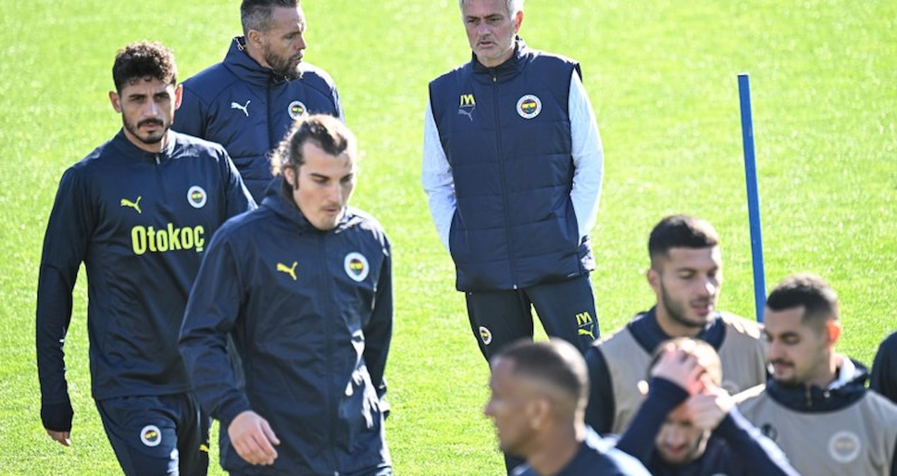Fenerbahcenin AZ Alkmaar Maci Icin 4 Oyuncusu Eksik Listesi Yenilendi