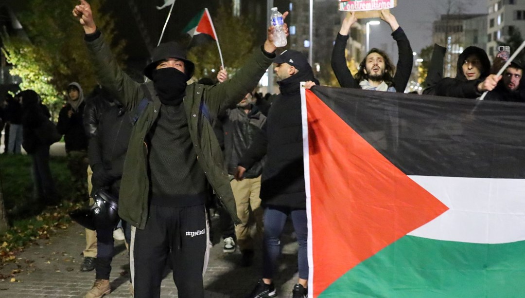 Filistin Yanlısı Protestocular Paris’te Toplandı Filistinliler İsrail’in Gazze Saldırılarını Protesto
