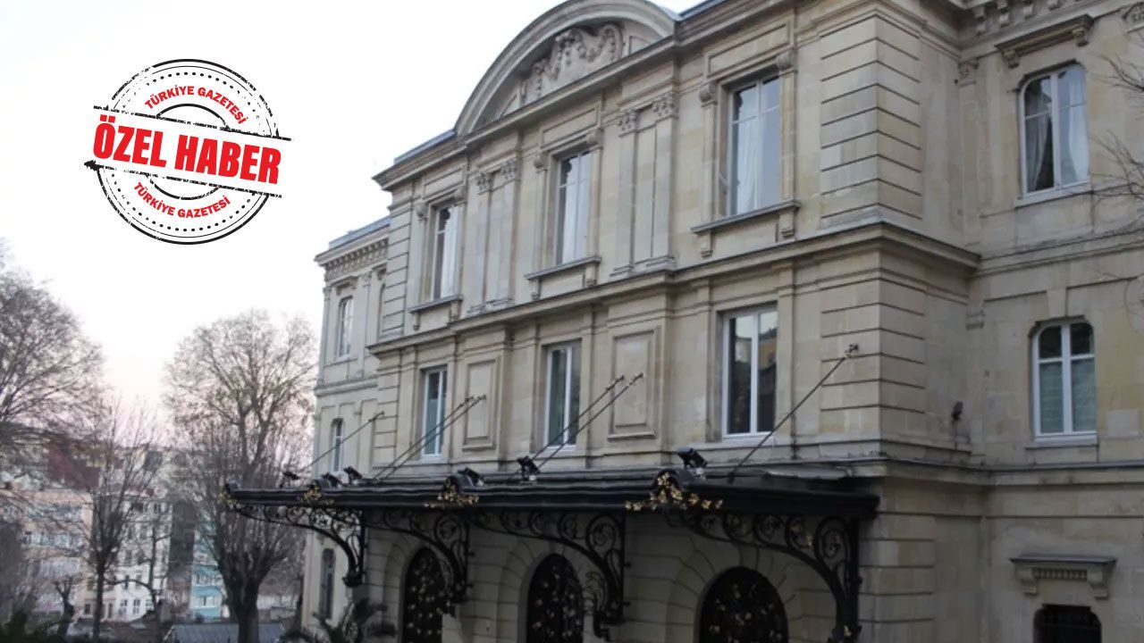 MEB'in kararına 'Fransız'lar! Yabancı okula kayıt yaptırmanın yolunu açtılar