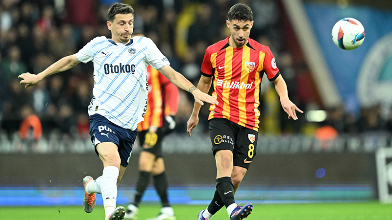 Kayserispor, Hakem Kararlarına Tepki GösterdiHaberin BaşlıklarıKayserispor, Hakem Kararlarına Tepki GösterdiKayserispor’dan