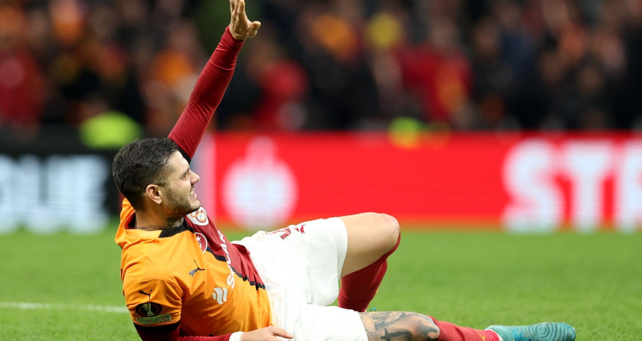 Galatasarayda Icardinin Sozlesmesi Askiya Aliniyor
