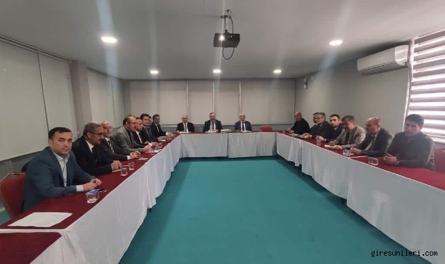 Giresun İl Milli Eğitim Müdürü Ertuğrul Tosunoğlu, İlçe İdarecileriyle Toplantı