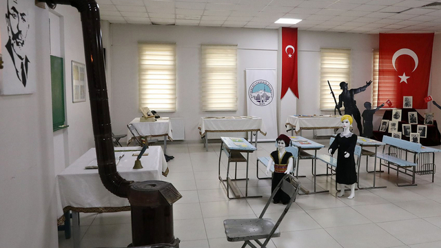 Kayseri Sarıoğlan’da Öğretmenler Günü Sergisi AçıldıHaberin BaşlıklarıKayseri Sarıoğlan’da Öğretmenler Günü