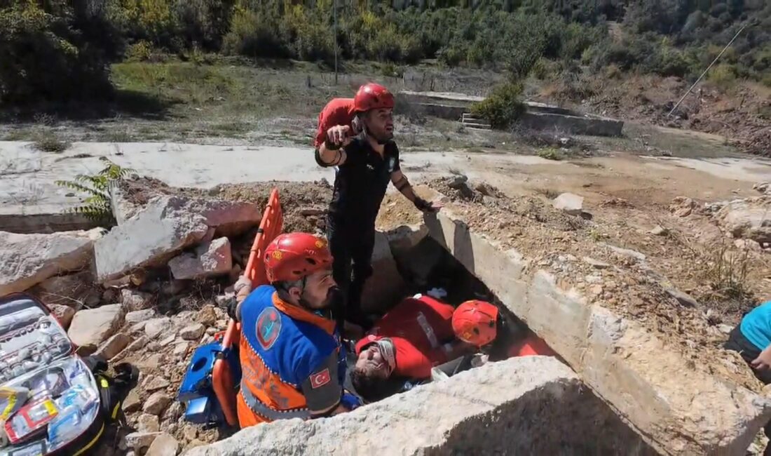 UMKE Ekiplerinden Eğirdir’de Kaza, Heyelan ve Deprem Tatbikatı UMKE Ekipleri