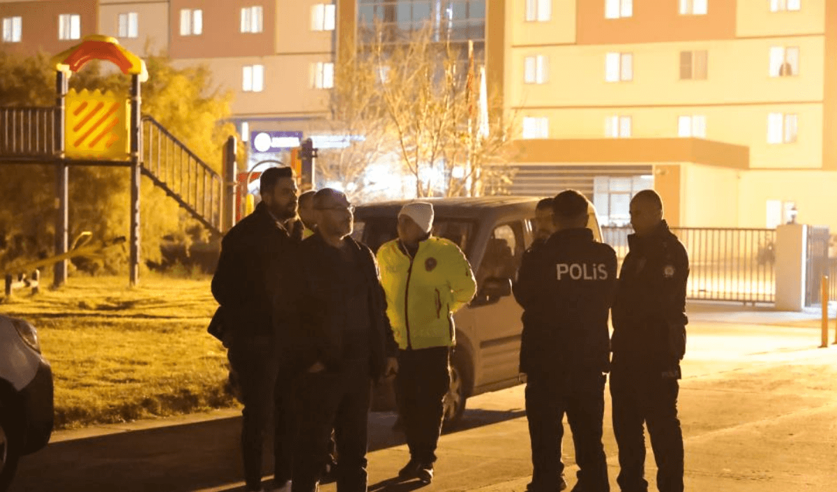 Kiz Ogrenci Yurtlari Denetimine Alindi Araclar Tek Tek Arandi