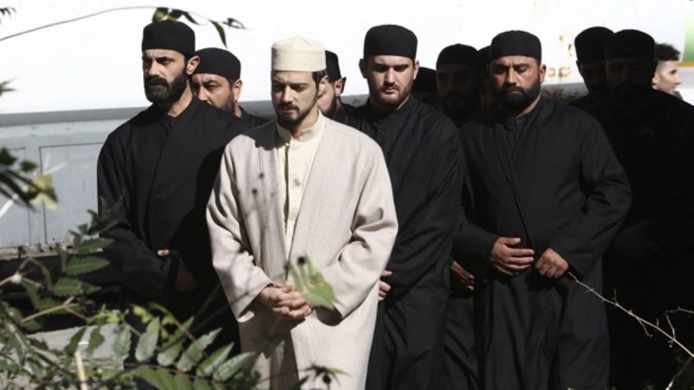 Drama türündeki ve OGM Pictures imzalı Kızıl Goncalar adlı dizi,