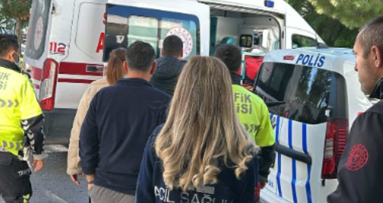 Lise Bahcesinde Kanli Kavga Ogrenciler Arasinda 5 Kisi Yaralandi