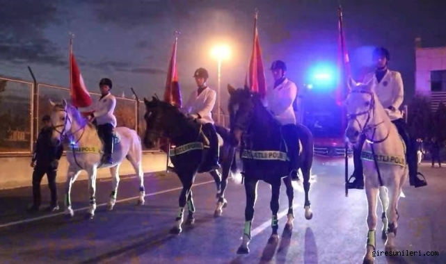 Kayseri’ye Gelen Futbol Takımı Atlı Polislerle Karşılandı A Milli Futbol