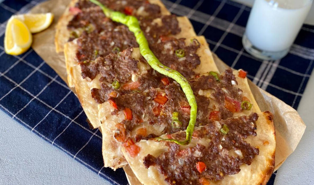 Ev Yapımı Etli Ekmek Tarifi ve Yapılışı Etli Ekmek Malzemeleri
