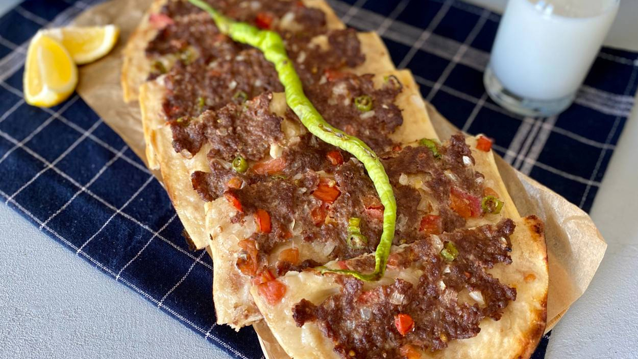 Masterchef Etli Ekmek Tarifi Lezzetin Sirri Malzemelerde