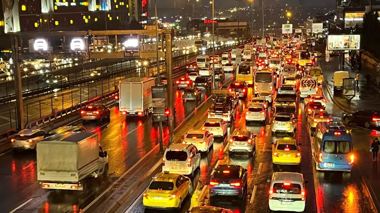 25 Yaş Üzeri Araçlar Geri Dönüşüme Kazandırılacak – MHP Teşvik