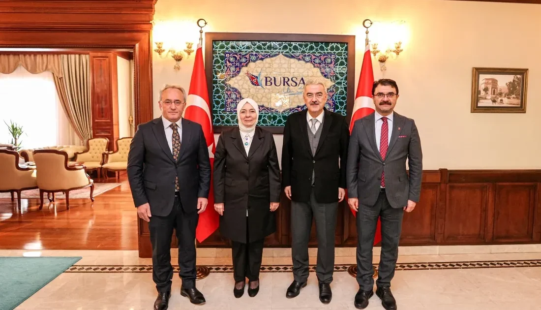 Özgün Başlık: Uluslararası Anadolu İmam Hatip Lisesi, “Resimlerle Ayetler” Sergisini