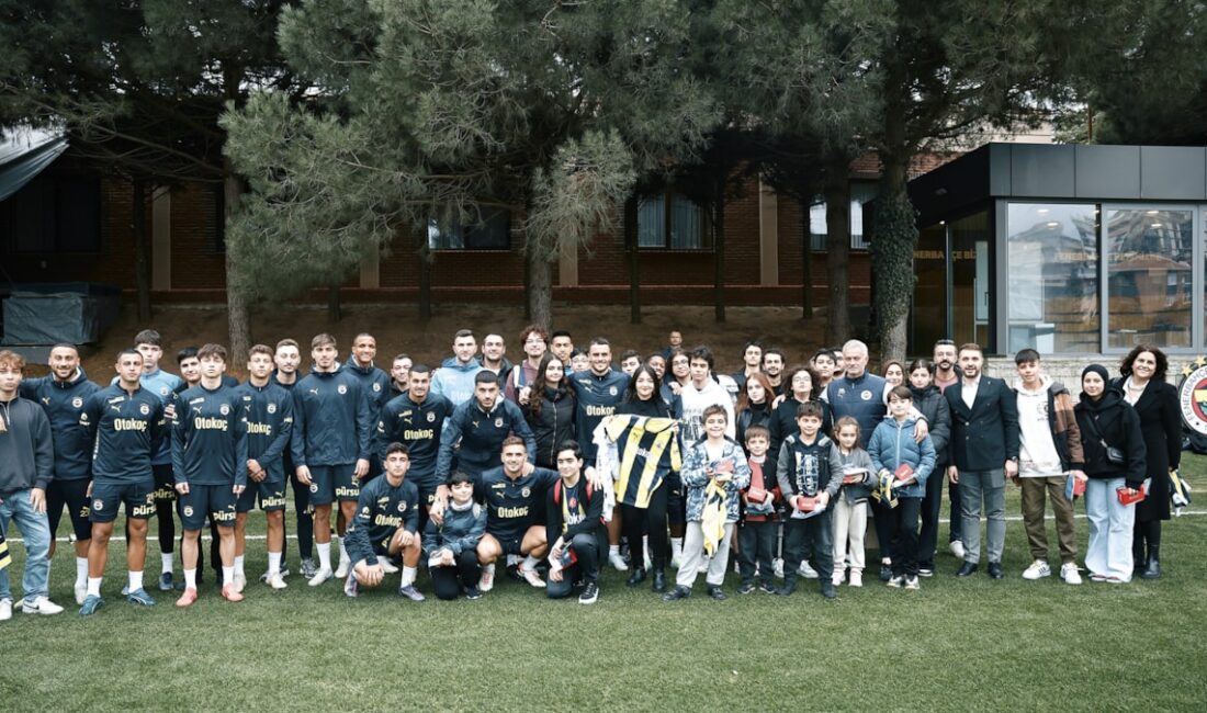 Fenerbahçe Can Bartu Tesisleri’nde Çocuklar ve Jose Mourinho ile Buluştu