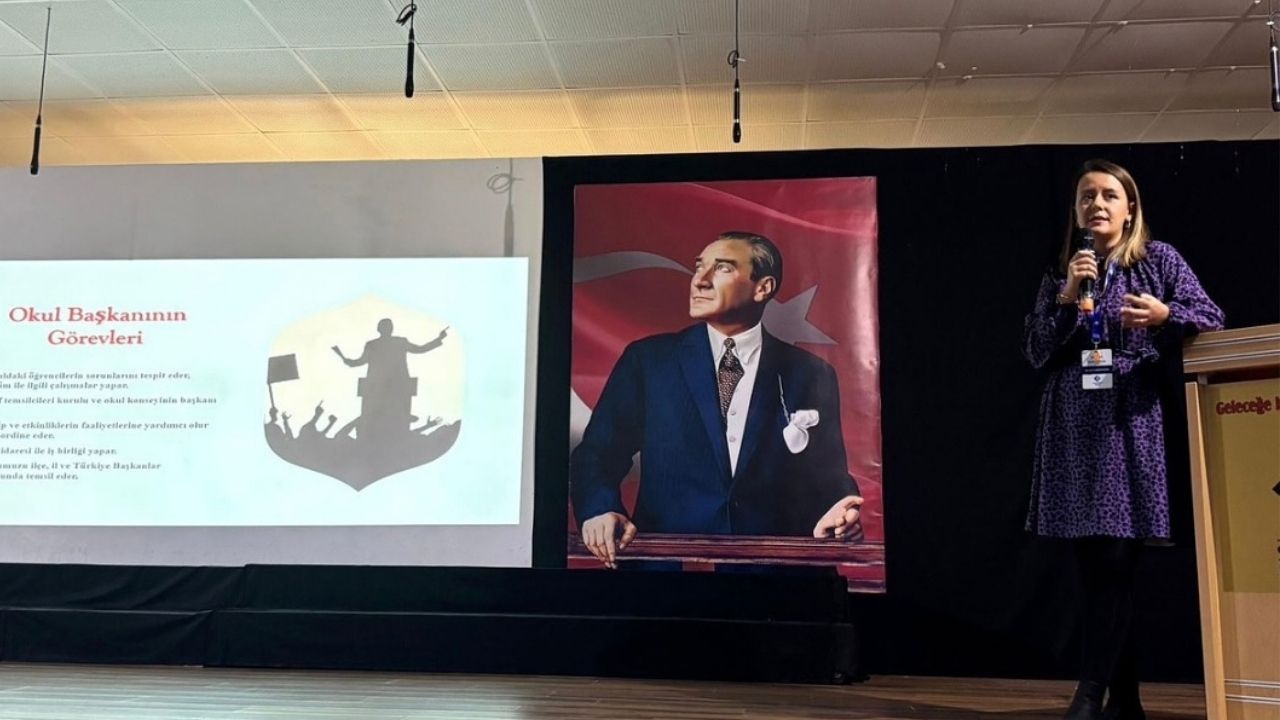 Çanakkale Koleji Ortaokulu’nda Öğrenciler Okul Başkanlığı İçin Yarıştı Öğrenciler Liderlik