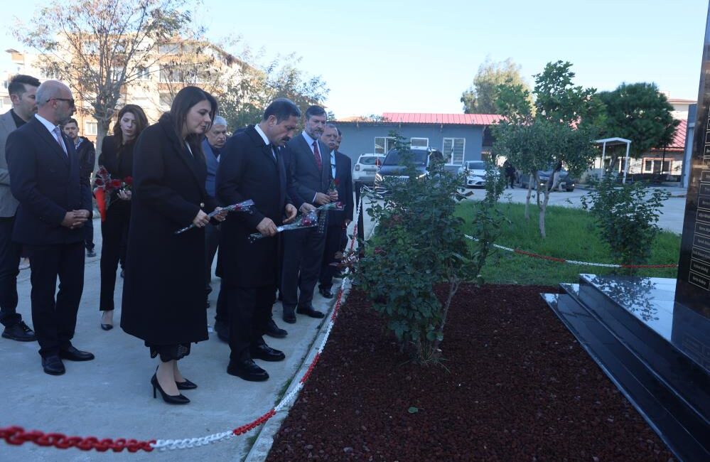 Hatay’daki Depremde Hayatını Kaybeden Öğretmenlerin Anısına Yapılan Anıt Açıldı Hatay
