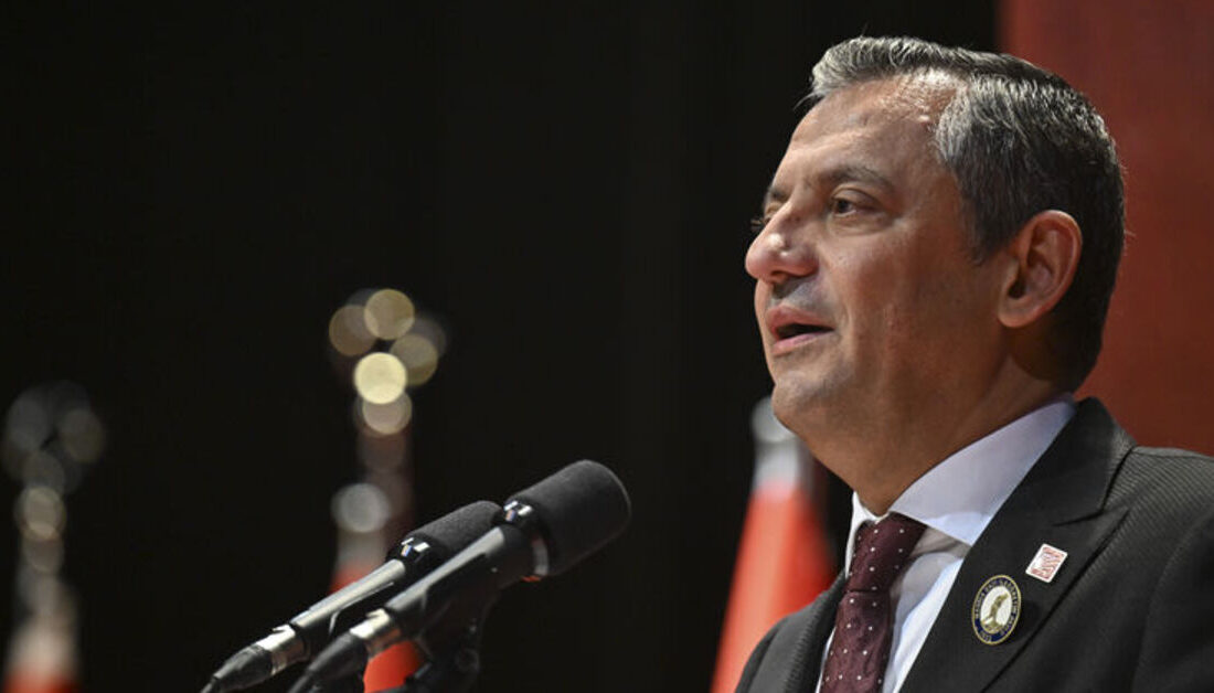 CHP Genel Başkanı Özgür Özel, Öğretmenler Günü’nde Eğitim Sistemi ve