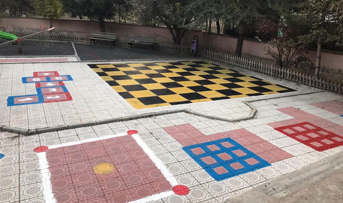 Sorgun Kaymakamı’nın İlhamıyla Yapılan Proje: Okul Bahçelerine Oyun Alanları Eklendi