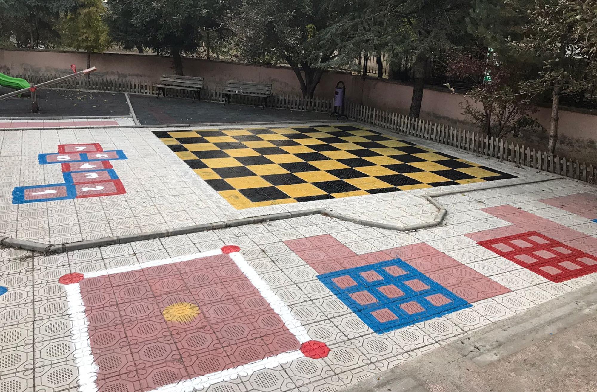 Sorgun Kaymakamı’nın İlhamıyla Yapılan Proje: Okul Bahçelerine Oyun Alanları Eklendi