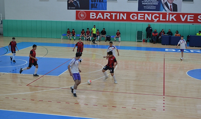 Okullar Arası Yıldız Erkekler Futsal İl Birinciliği Heyecanı Başladı Grup