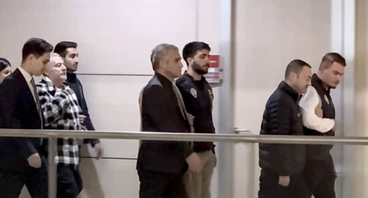 Ortaç ve Erbil Aralıkta Hakim Karşısında: Hukuksal Kapışma Başlıyor Serdar Ortaç ve Mehmet Ali Erbil