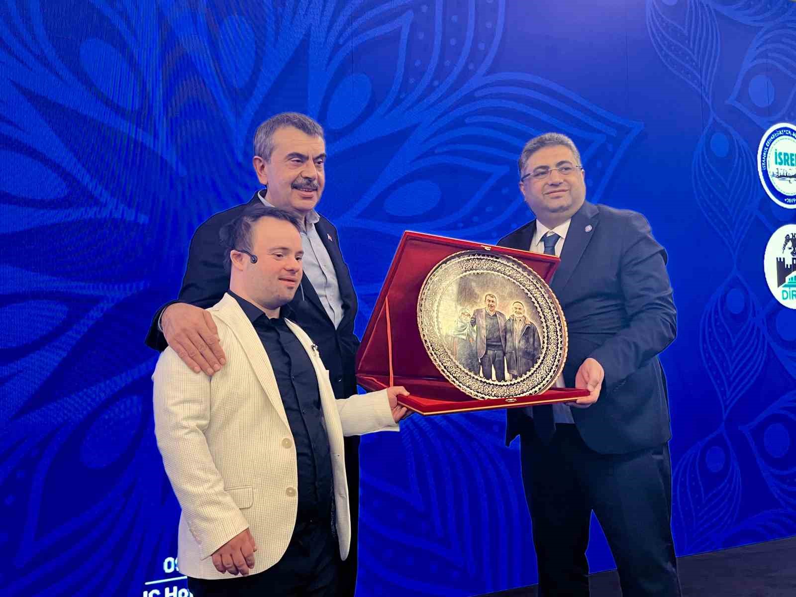 Bakan Tekin: "Özel eğitime ihtiyaç duyanlara verilecek bireysel eğitim desteğini sabit göstergeye endekslersek çok güzel olacak
