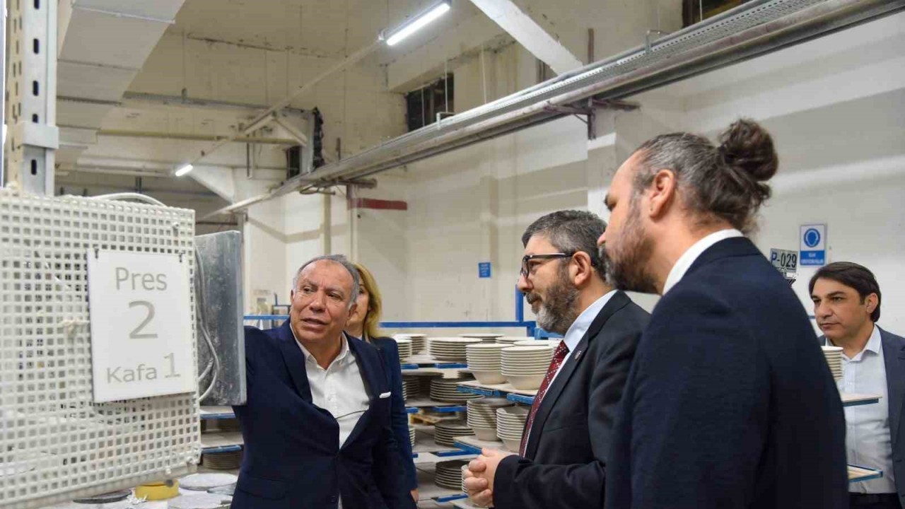 Rektor Kaplancikli UNI SAN Isbirligi Ar Ge Projelerine Hiz Katti
