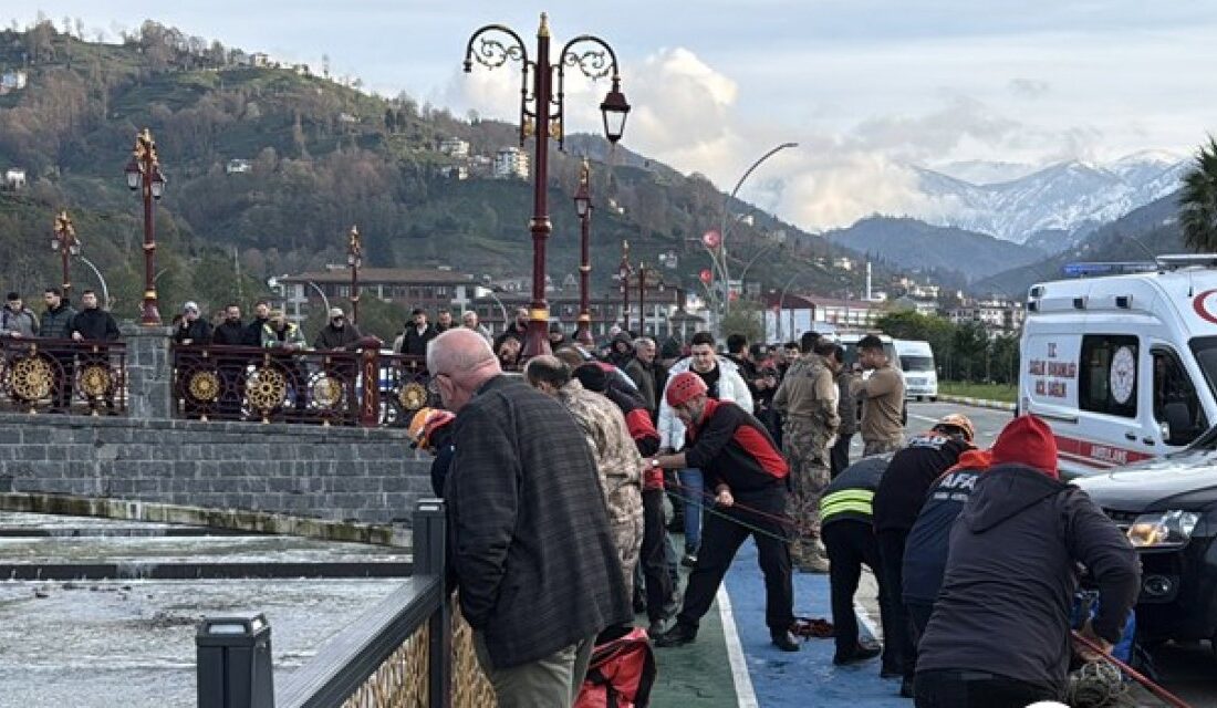 Rize Güneysu’da Okul Servisiyle Otomobil Çarpıştı: 10 YaralıHaberin BaşlıklarıRize Güneysu’da