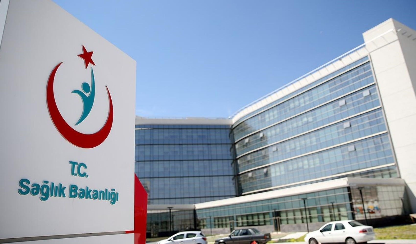 Sağlık Bakanlığı Asistan Kadro İddialarına Yabancı Kontenjan Açıklaması Sağlık Bakanlığı'ndan asistan kadro iddialarına yanıt: Yabancı kontenjan açıklaması