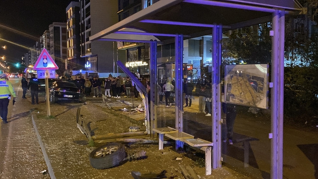 üniversite Öğrencileri, Otomobil Kazasında Yaralandı Atakum ilçesinde meydana gelen bir