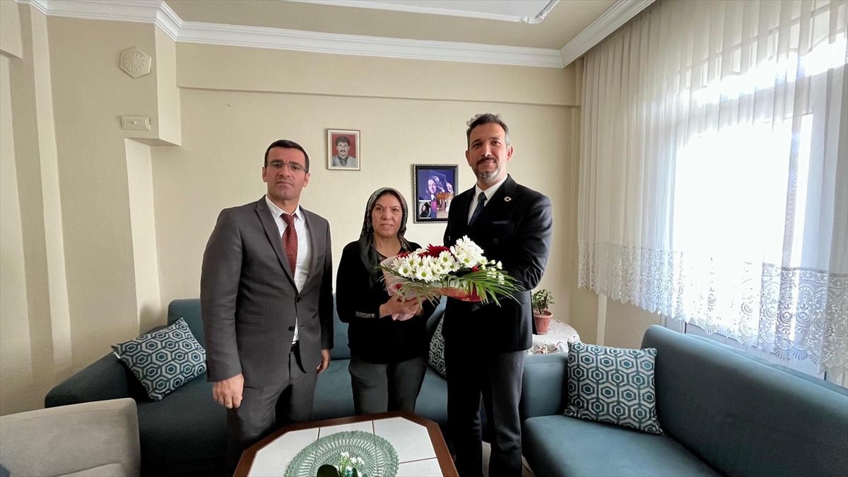 Sehit Ogretmen Mustafa Karinca Kabri Basinda Anildi Guncel