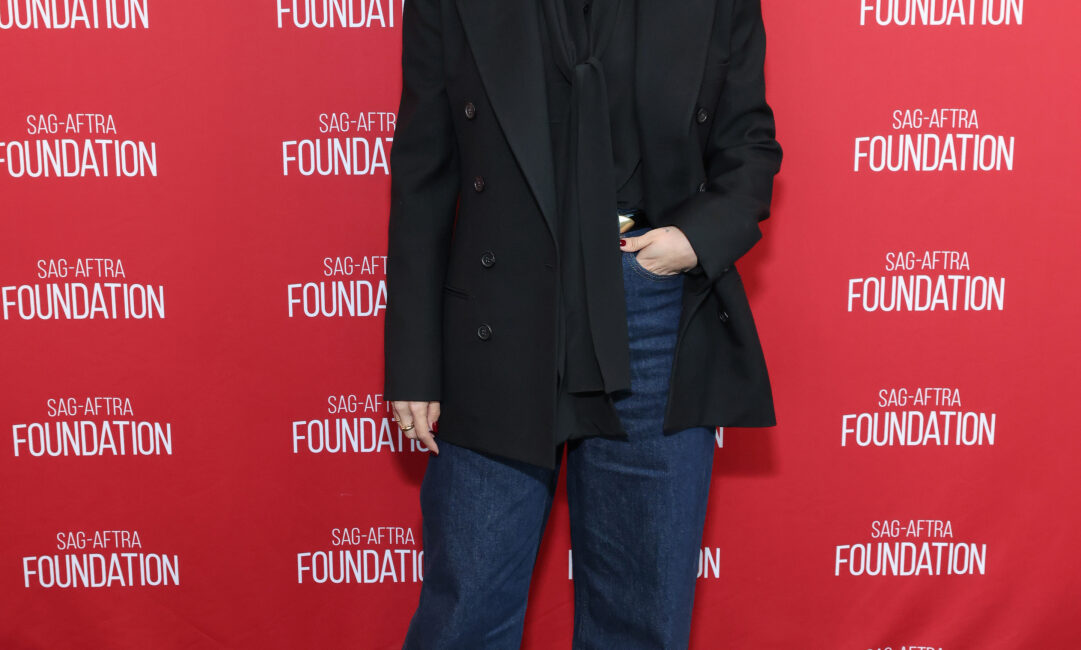 Selena Gomez, Los Angeles’ta Film Arkadaşlarıyla Buluştu Selena Gomez, Emilia
