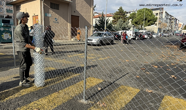 Tekirdağ’da Tapu Sorunu Nedeniyle Sokak Trafiğe KapatıldıHaberin BaşlıklarıTekirdağ’da Tapu Sorunu