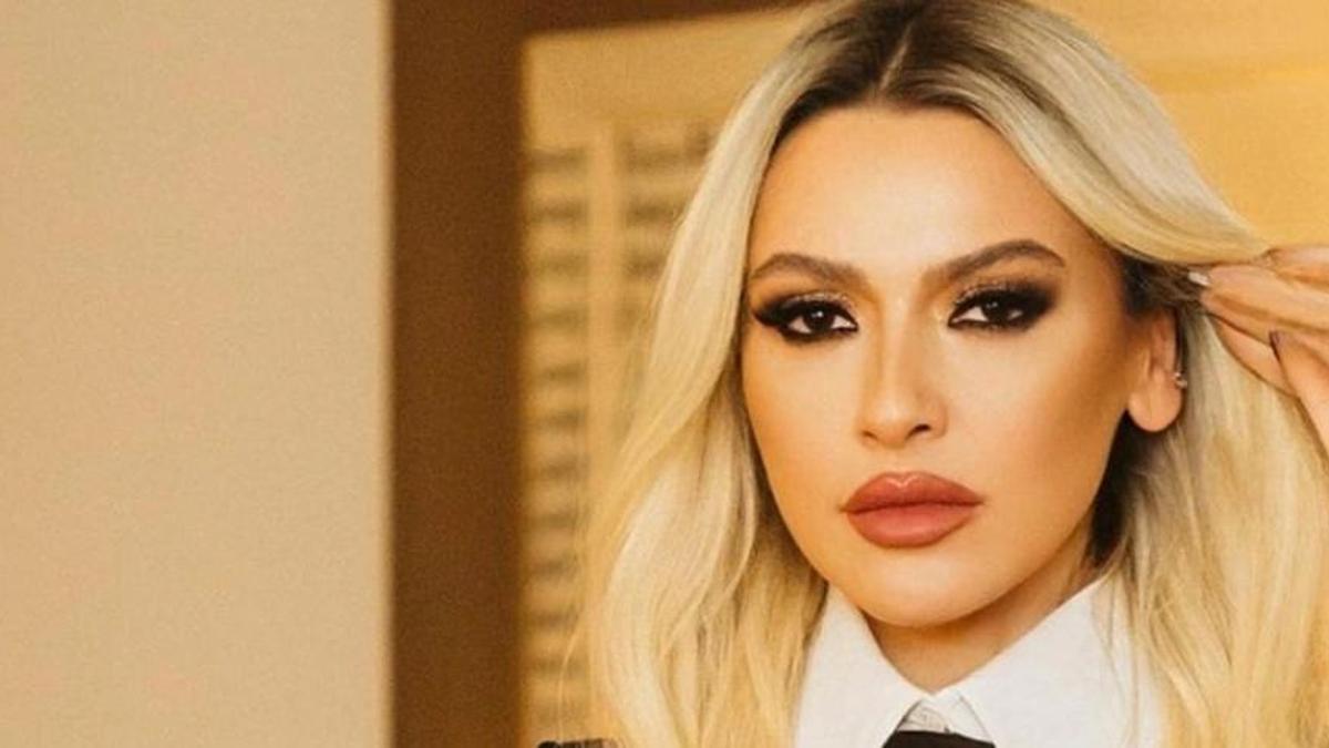 Hadise, Saçı İçin Bir Günde Belçika’ya Gitti Ünlü şarkıcı Hadise,