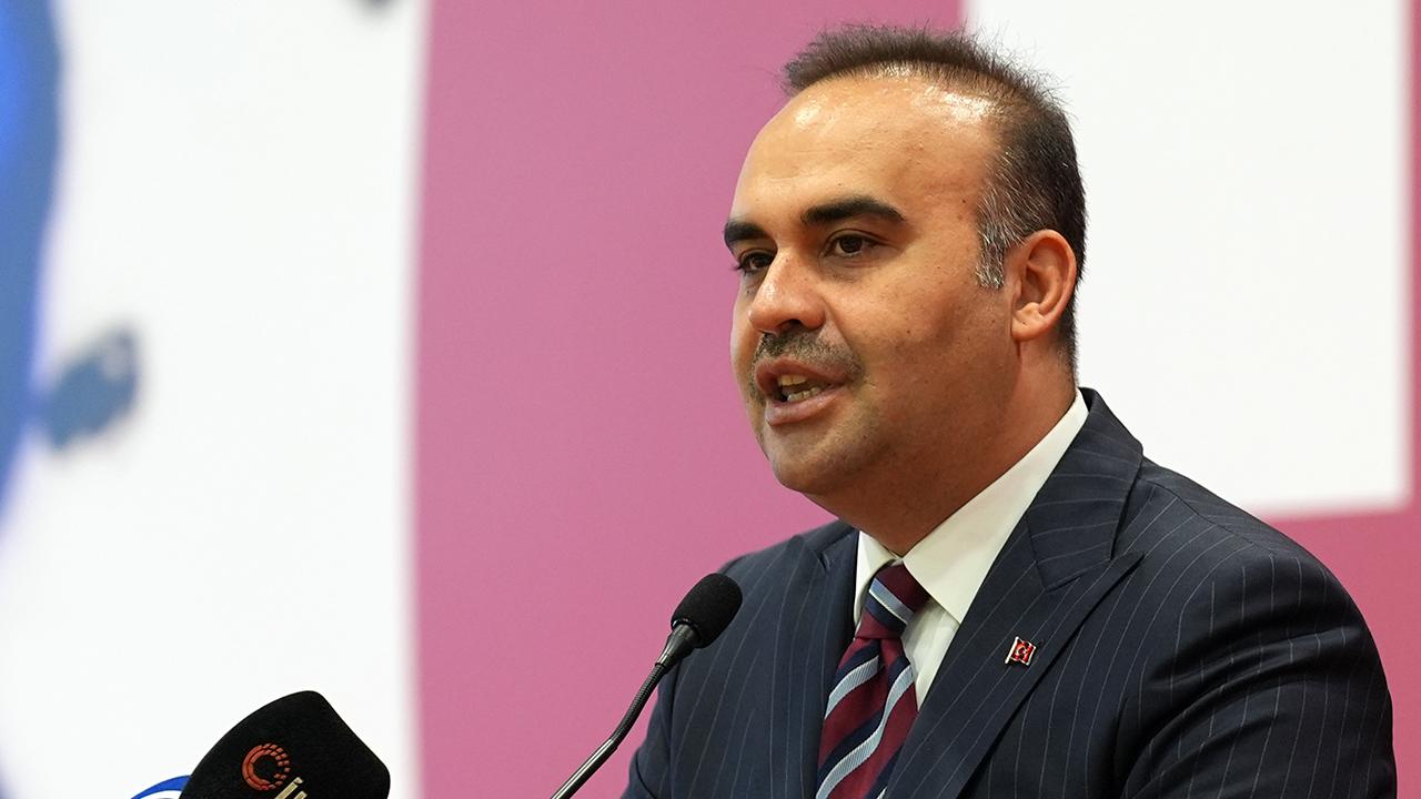 Bakan Kacır: Türkiye AR-GE Faaliyetlerinde Rekorlar Kırdı AR-GE Harcamaları 16