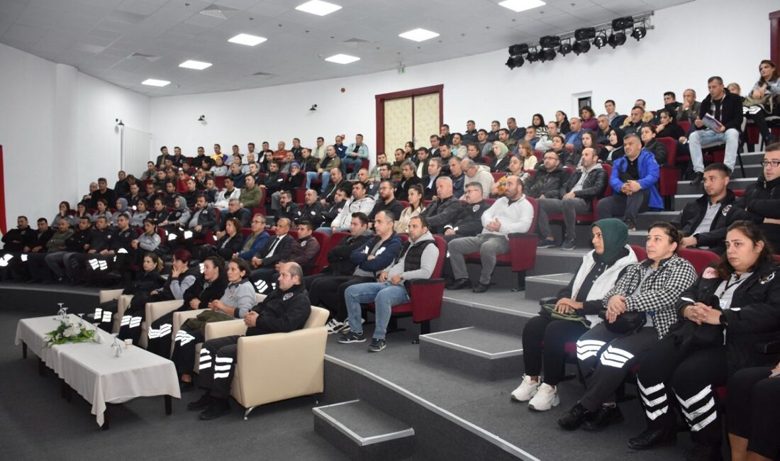Sinop Üniversitesi’ndeki güvenlik görevlilerine EGM KAAN mobil uygulaması kapsamında çeşitli