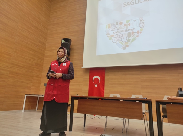 Kırşehir Ahi Evran Üniversitesi öğrencilerine “Sağlıklı Yaşam” Eğitimi Verildi Kırşehir’de,