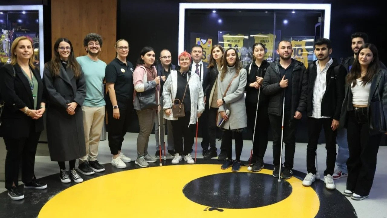 VakifBank Gorme Engellilere Voleybol Keyfi Sundu