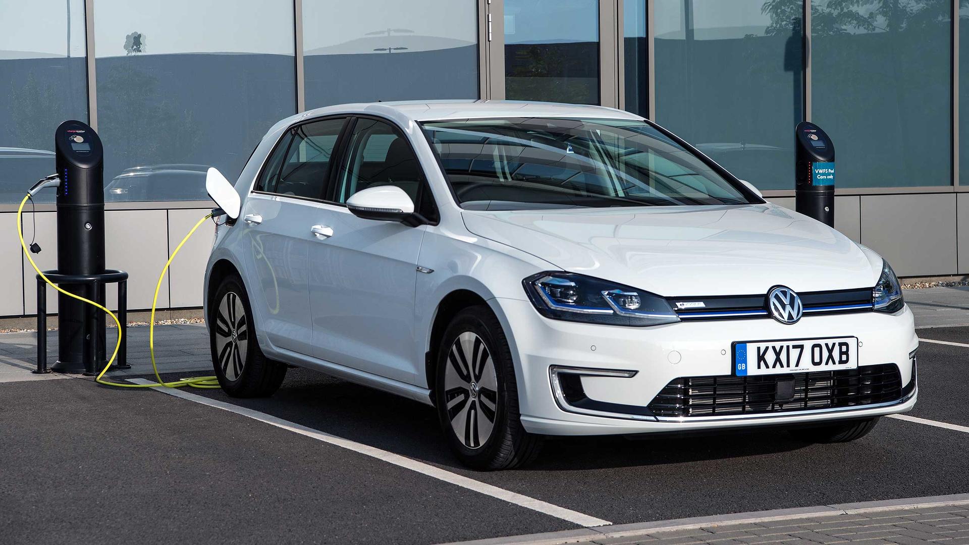 Volkswagen ve Rivian Yeni Bir Elektrikli Golf Modeli Gelistiriyor
