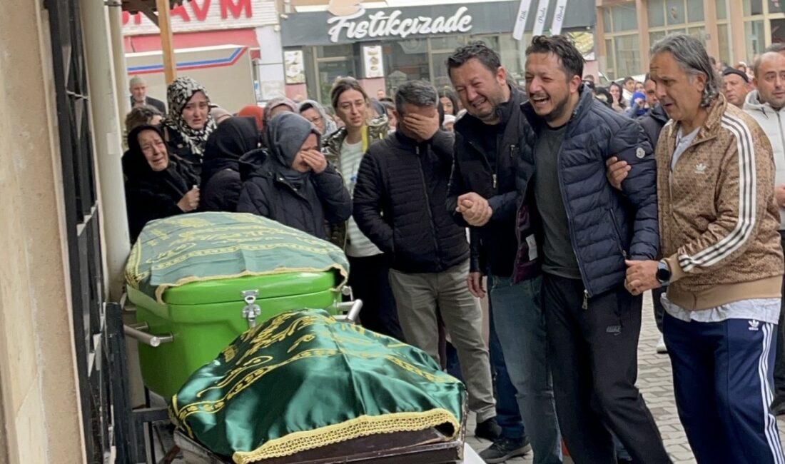 Öğretmen Yeliz Efe ve Kızı Ela Efe Son Yolculuğuna Uğurlandı