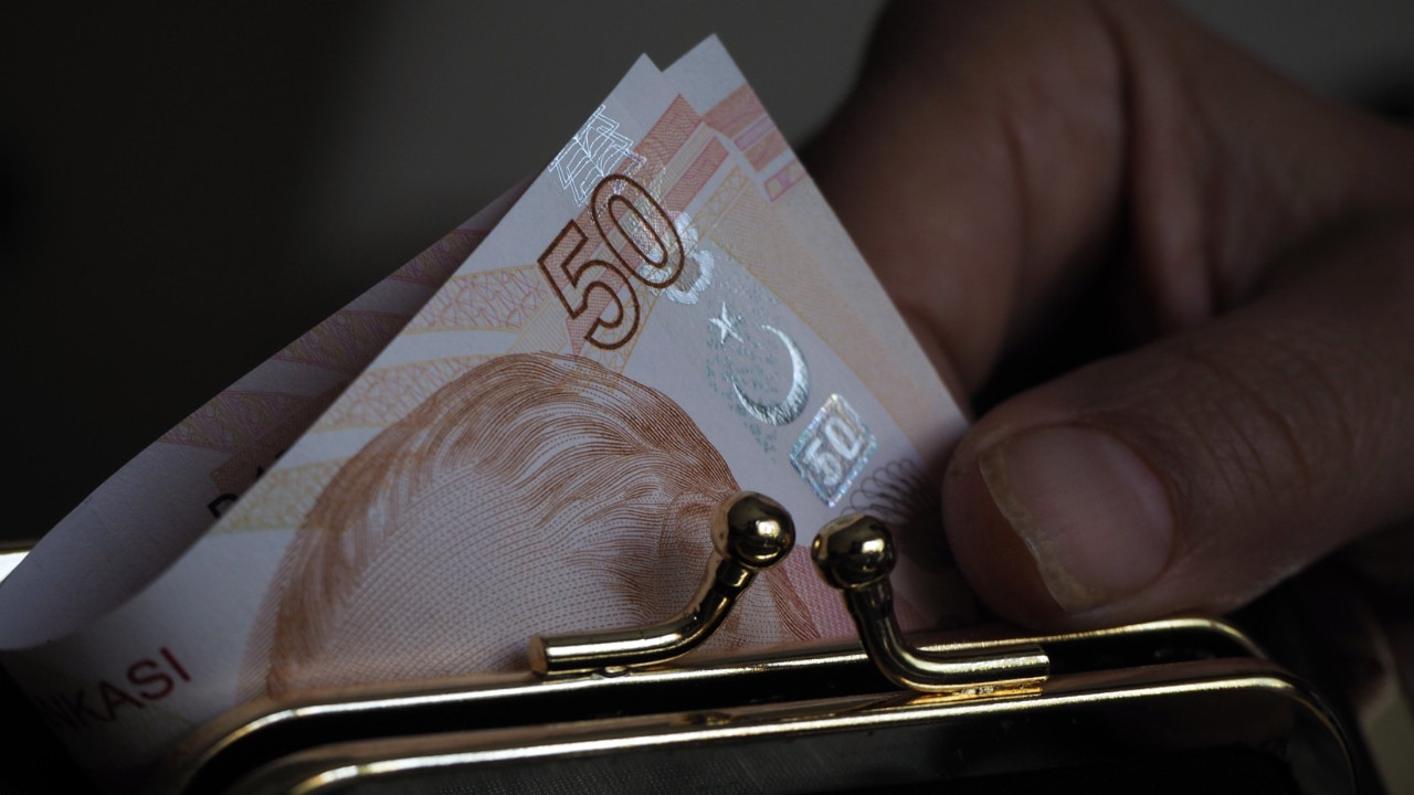 Yeni 5 ve 50 TLlik Banknotlar Bugun Tedavule Cikti