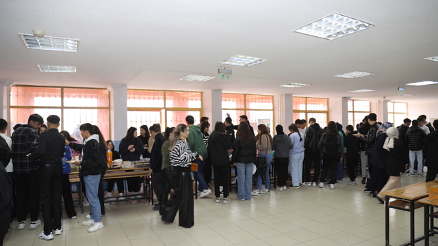 Yunus Emre Anadolu Lisesi’nde Kermes DüzenlendiHaberin BaşlıklarıYunus Emre Anadolu Lisesi’nde