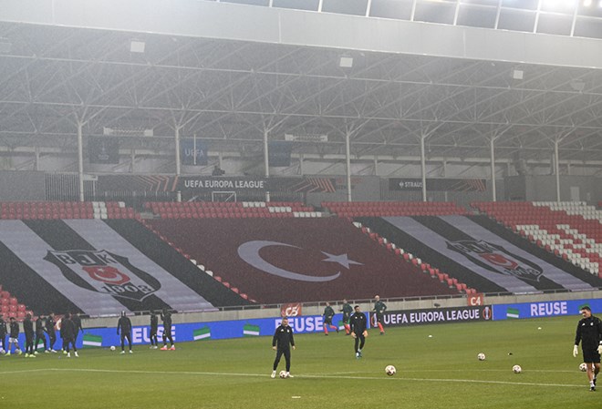 Yok Artık! Bu Kadarı da Gerçekten Fazla: Spor Yazarları, Beşiktaş'ın Mağlubiyeti Hakkında Ne Dedi? - Son Dakika Spor Haberleri Yok artık! Bu kadarı da gerçekten fazla