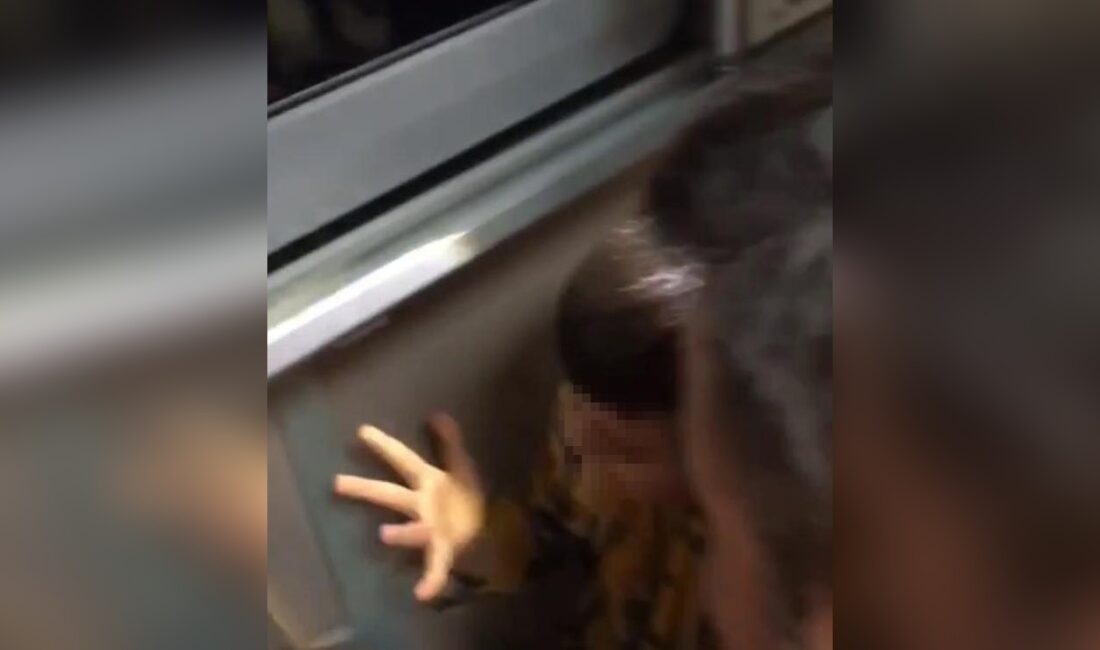 Akıllı Tahtaya Sıkışan Öğrencinin Zor Anları İtfaiye Müdahalesiyle Son Buldu