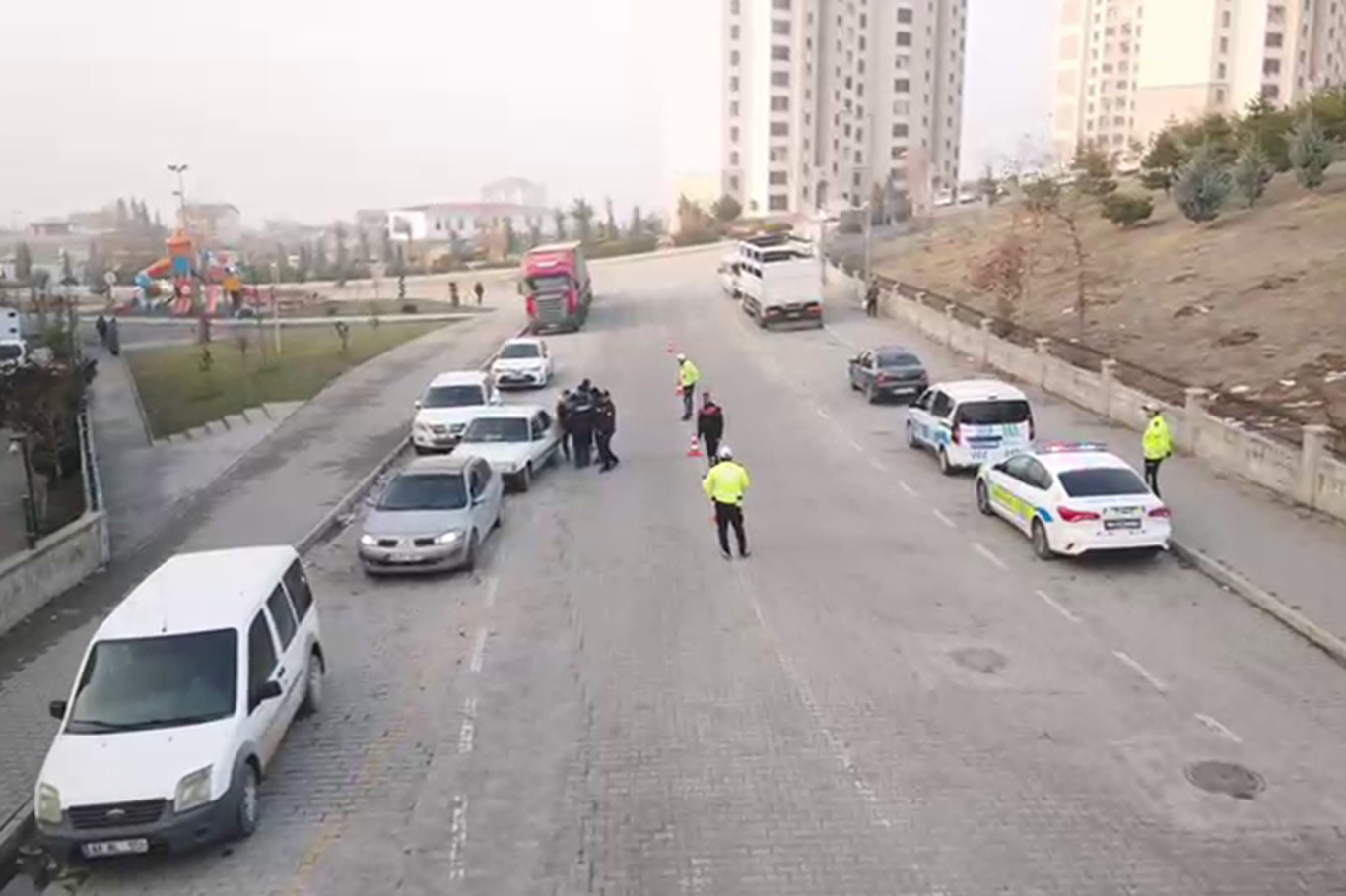 1733969066 653 Malatyada Okul ve Yurt Cevrelerinde Denetimler Devam Ediyor