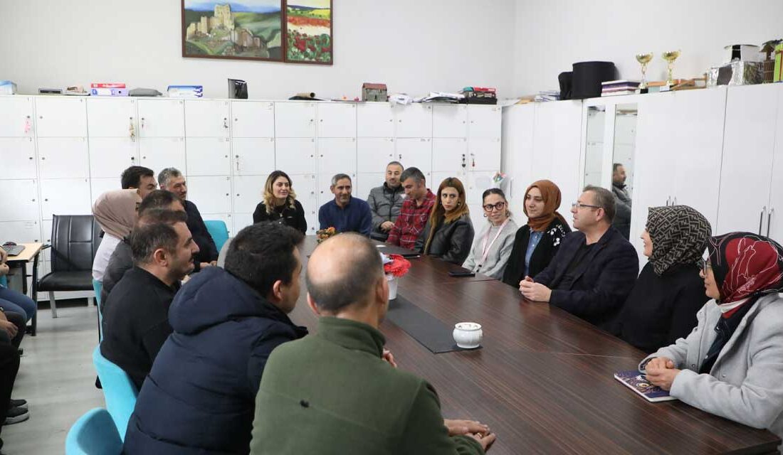 Vali Ziya Polat, Fevzipaşa Ortaokulu’nu Ziyaret Etti Okul İncelemeleri ve